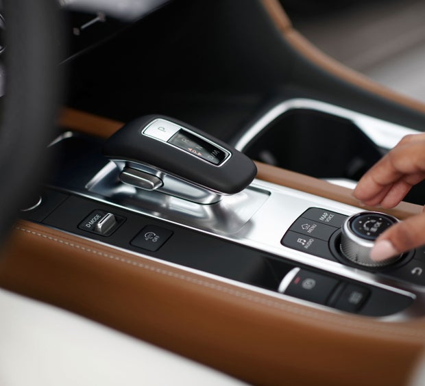 2023 INFINITI QX60 Key Features - Wireless Apple CarPlay® integration | INFINITI on Camelback in Phoenix AZ